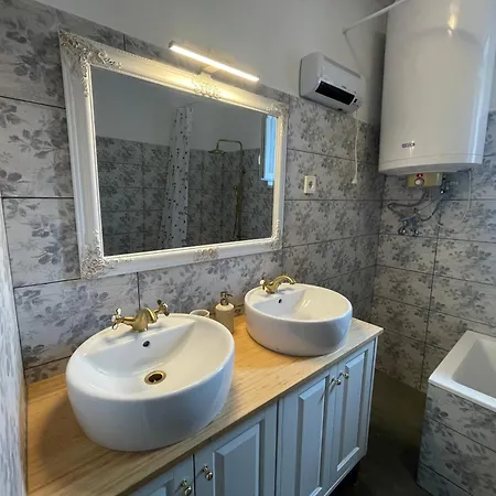 Francia Haz Apartmán *