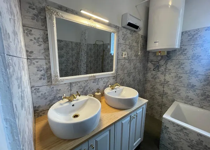 Francia Ház Apartman *